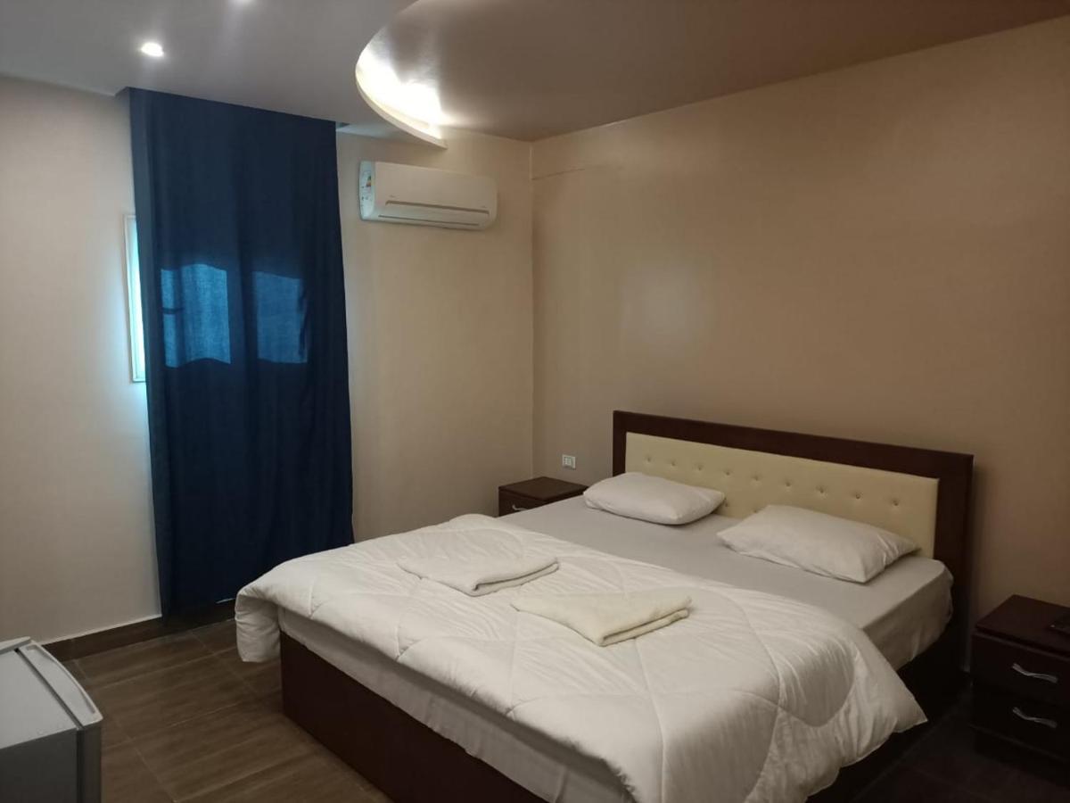 Anubis Pyramids Inn Кайро Екстериор снимка