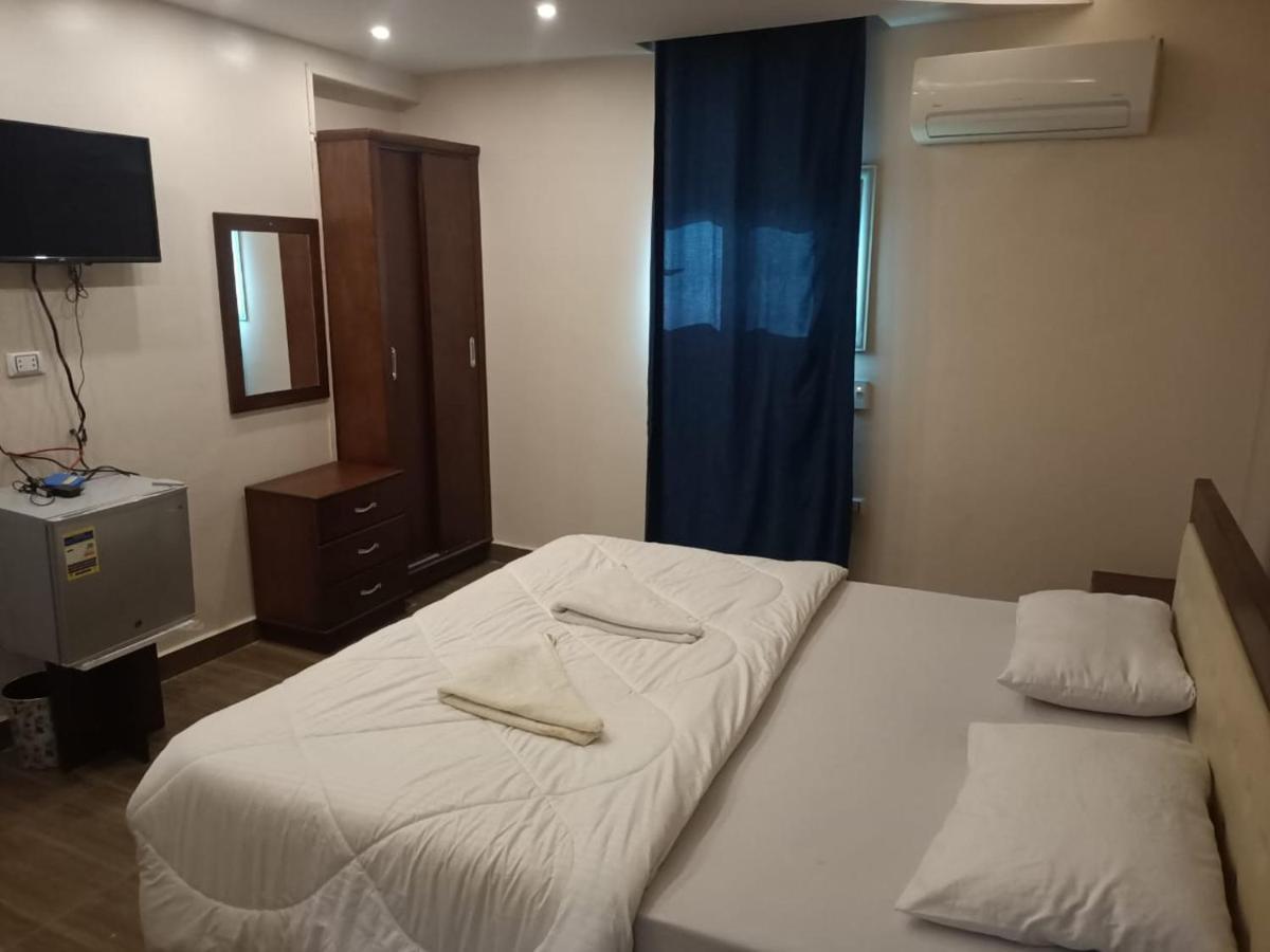 Anubis Pyramids Inn Кайро Екстериор снимка