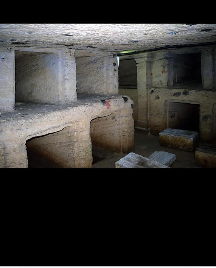 Anubis Pyramids Inn Кайро Екстериор снимка